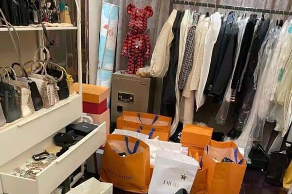 包河区回收一线品牌衣服.jpg
